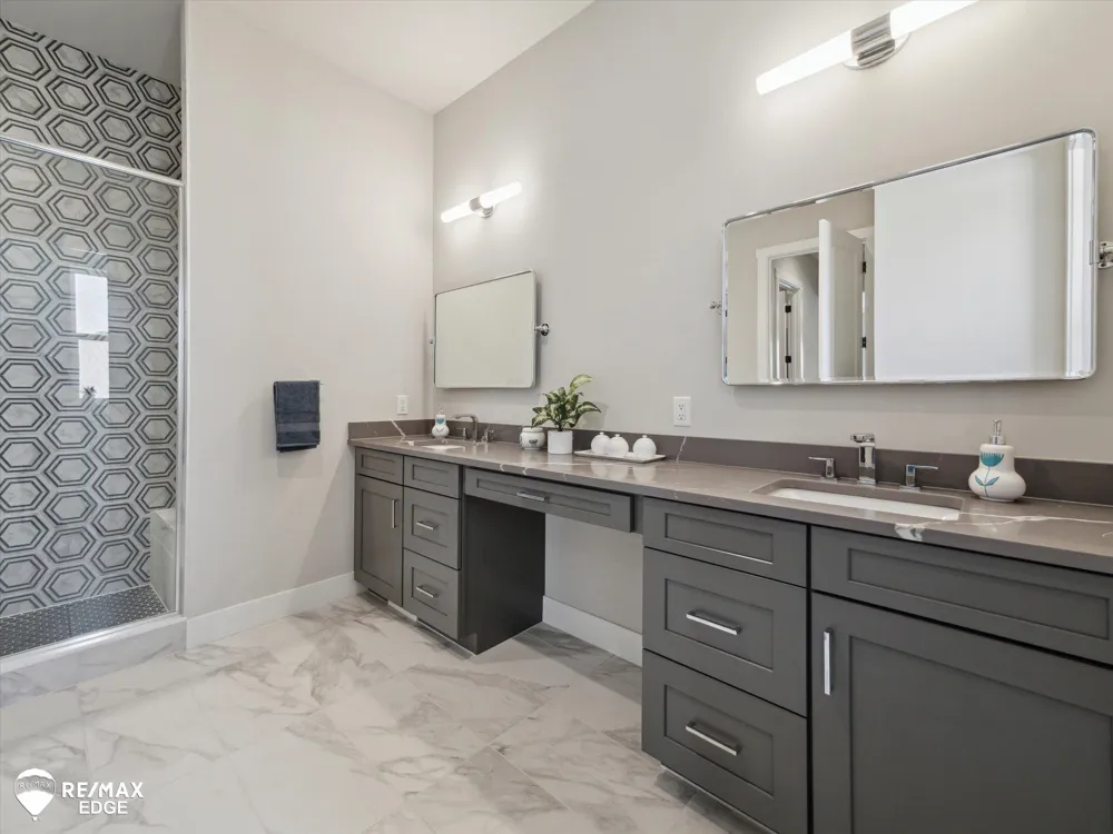 758 Sutton Court York Charter Township, MI 48176
