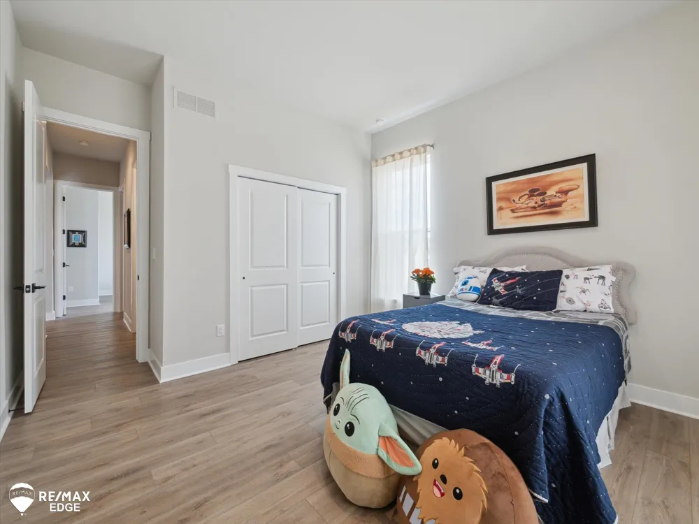 758 Sutton Court York Charter Township, MI 48176
