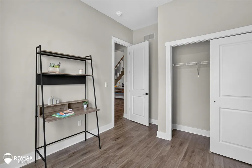 758 Sutton Court York Charter Township, MI 48176