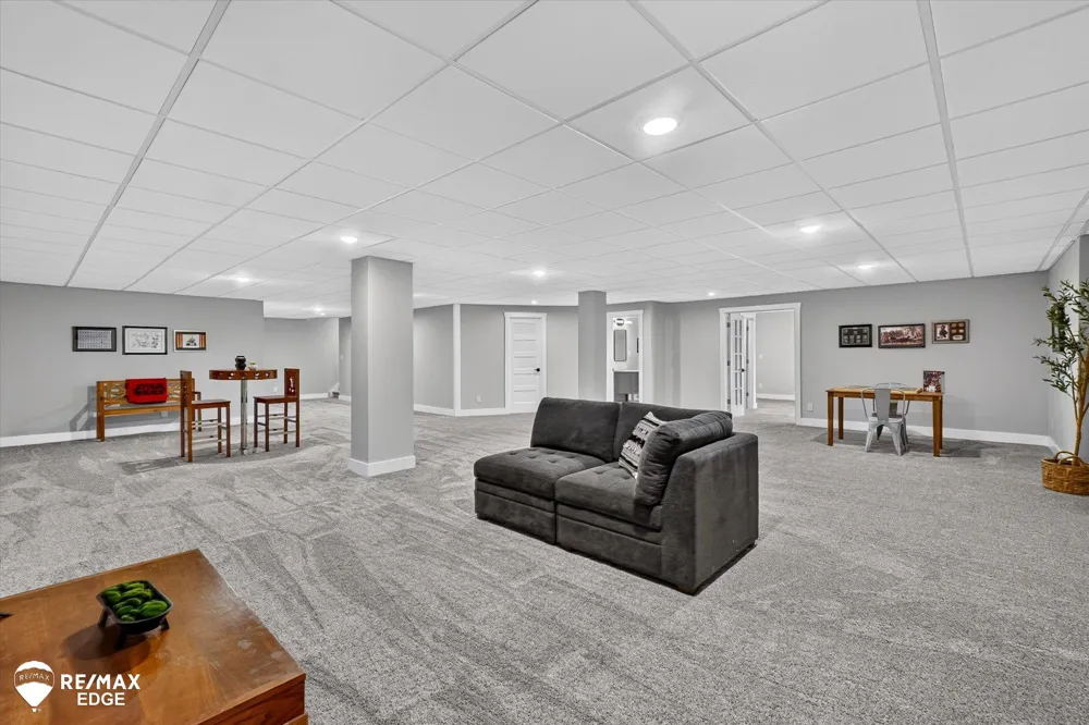 758 Sutton Court York Charter Township, MI 48176