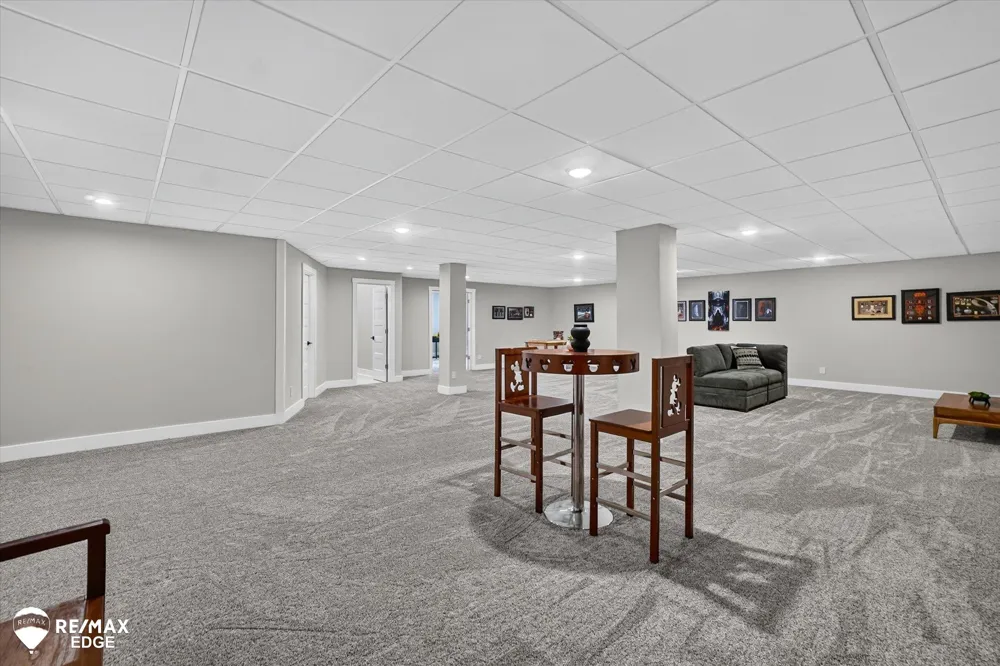 758 Sutton Court York Charter Township, MI 48176