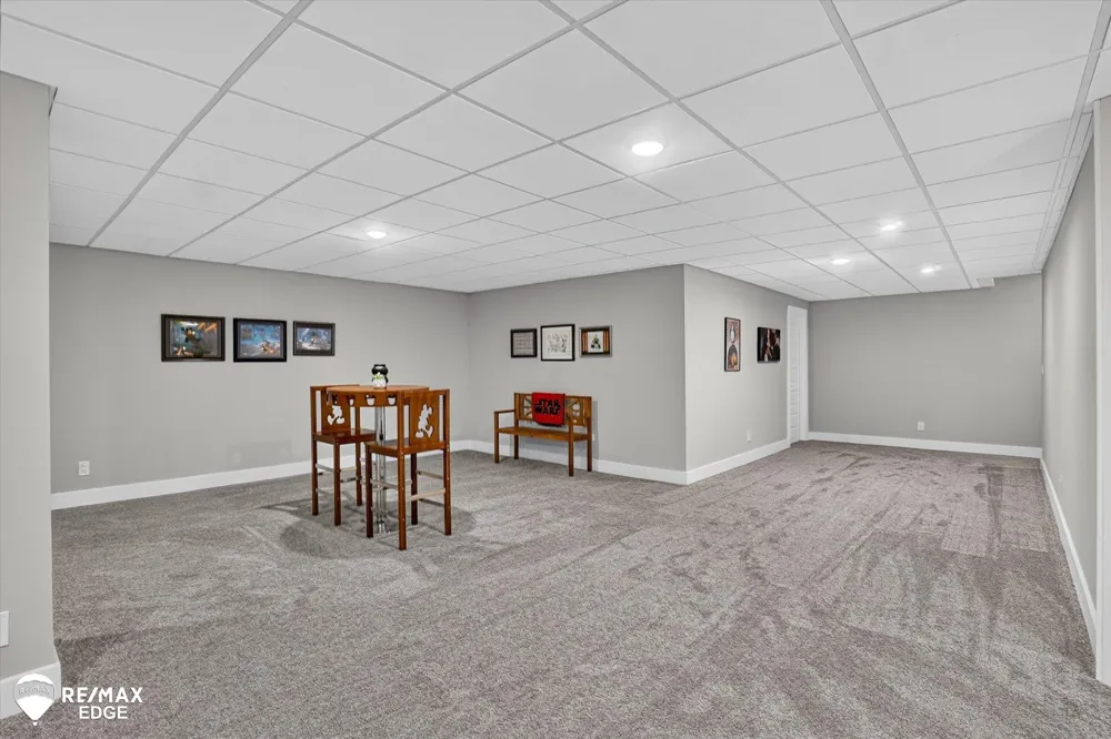 758 Sutton Court York Charter Township, MI 48176