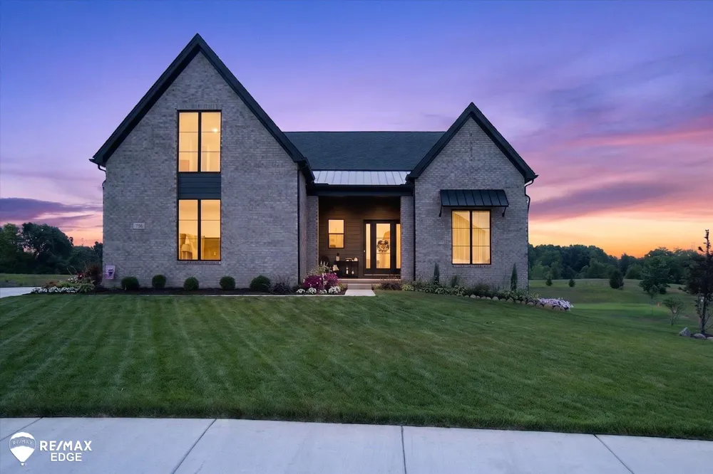 758 Sutton Court York Charter Township, MI 48176