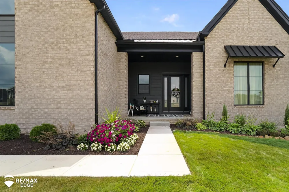 758 Sutton Court York Charter Township, MI 48176