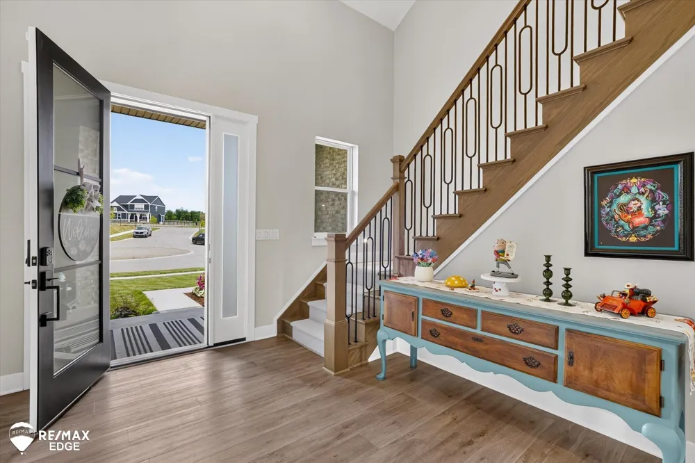 758 Sutton Court York Charter Township, MI 48176