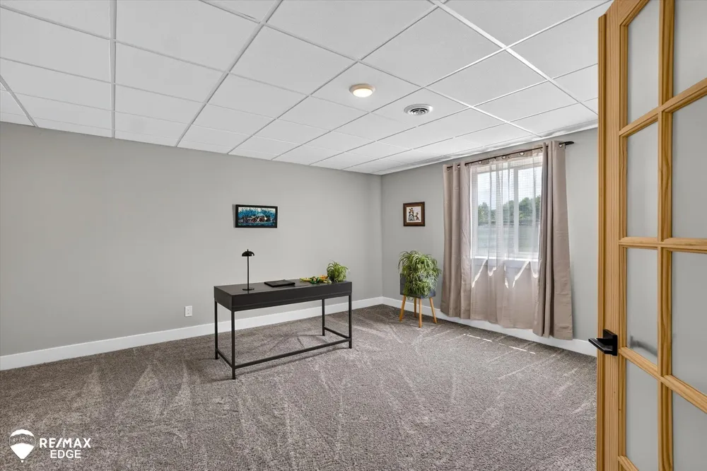 758 Sutton Court York Charter Township, MI 48176