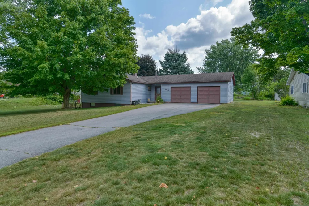 708 Meadow Drive Garfield Charter Township, MI 49685