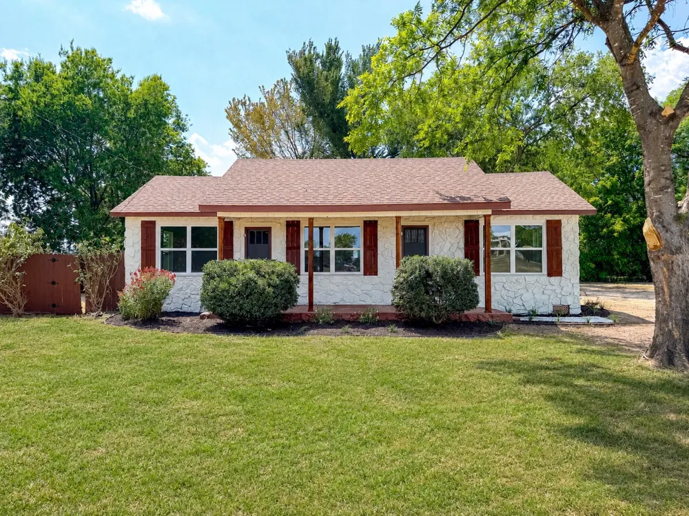 216 Spikes Road Corsicana, TX 75110