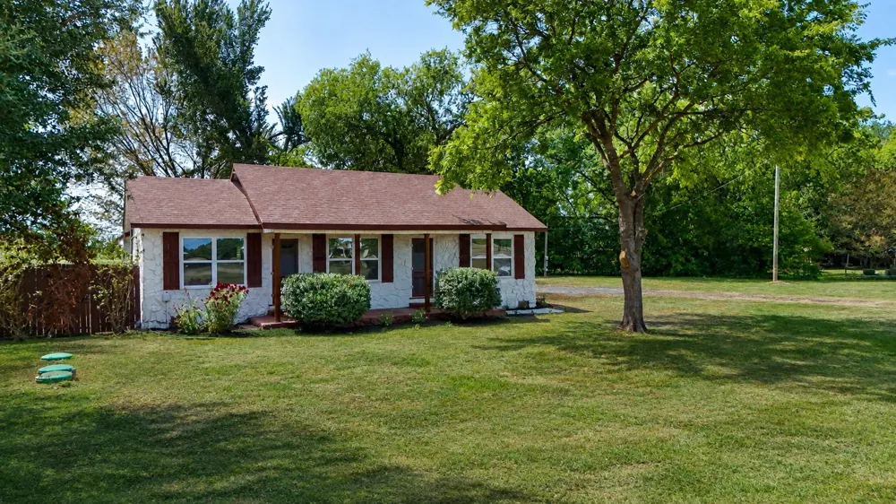 216 Spikes Road Corsicana, TX 75110