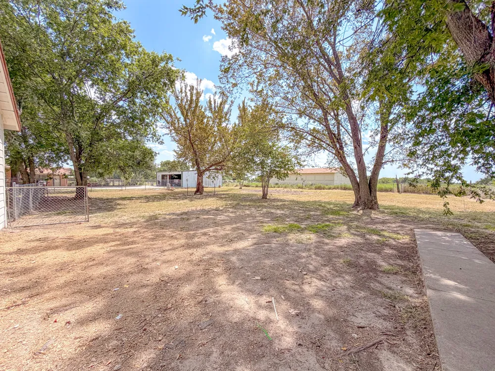 216 Spikes Road Corsicana, TX 75110