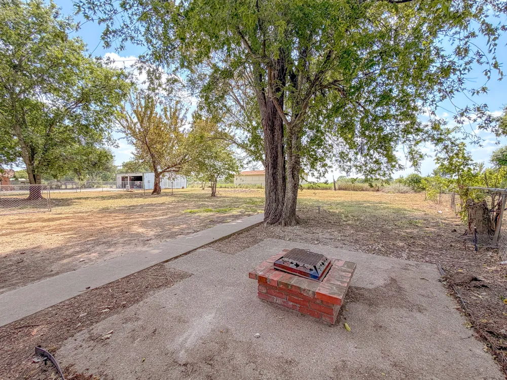 216 Spikes Road Corsicana, TX 75110