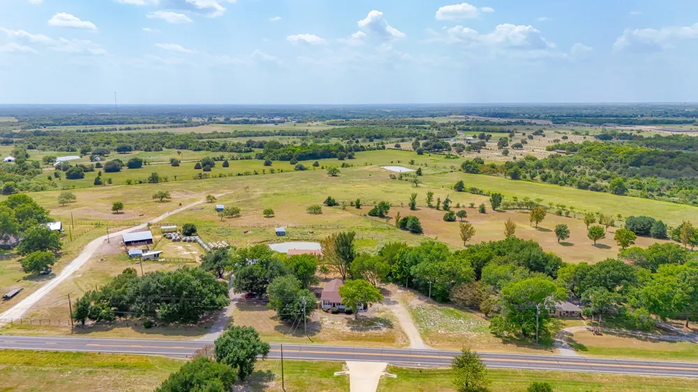 216 Spikes Road Corsicana, TX 75110
