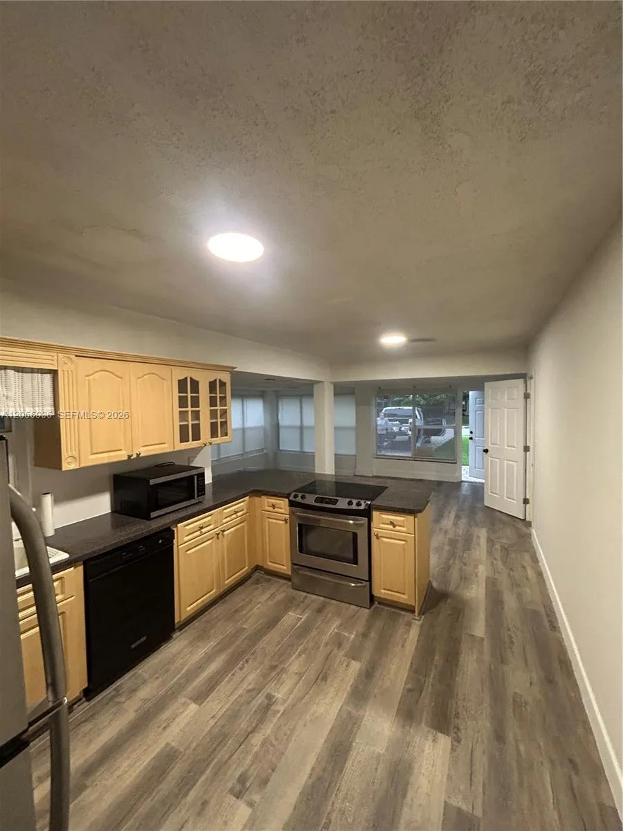 1482 NE 175th St #NA North Miami Beach, FL 33162