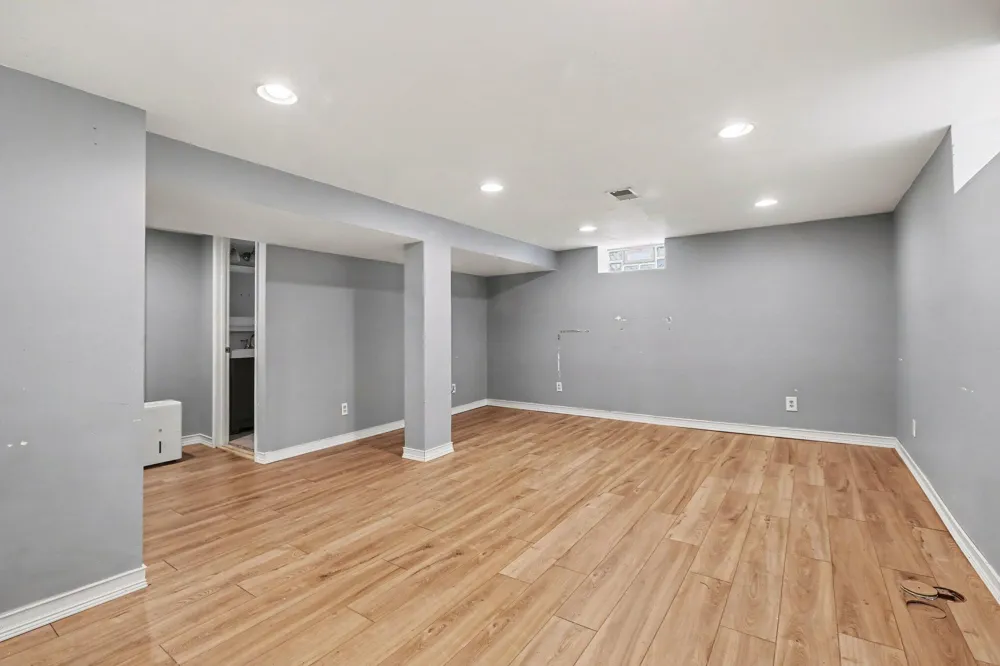 26761 Southwestern Highway Redford Charter Township, MI 48239