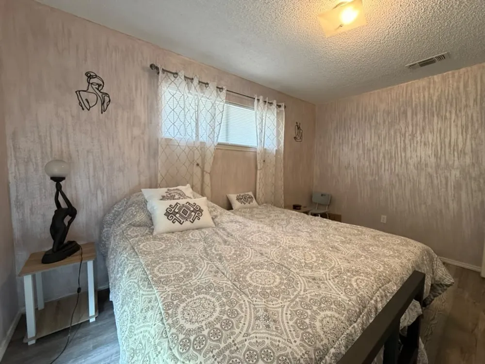 1824 Briar Run Benbrook, TX 76126