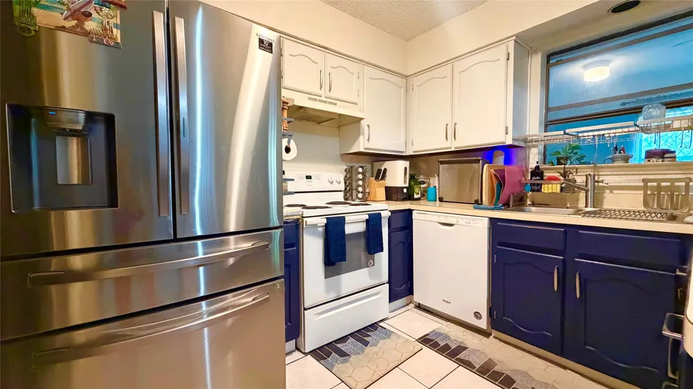 1824 Briar Run Benbrook, TX 76126