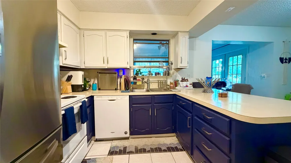 1824 Briar Run Benbrook, TX 76126