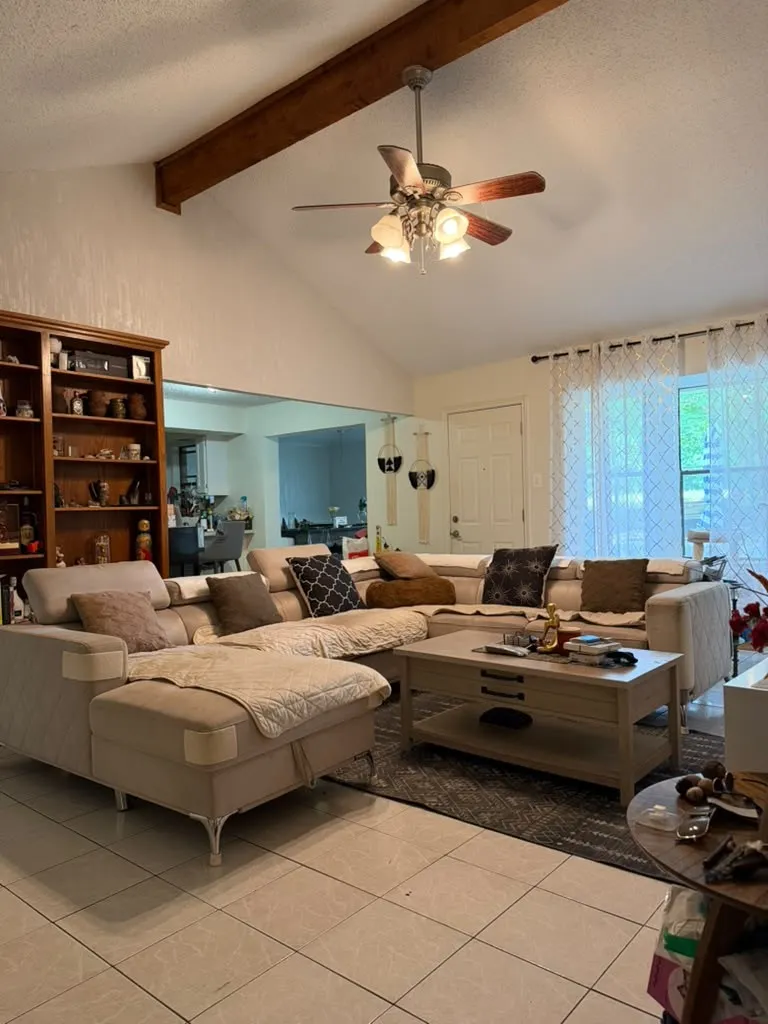 1824 Briar Run Benbrook, TX 76126