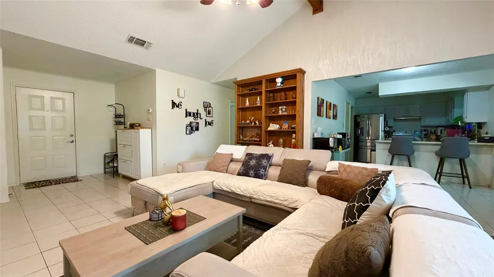 1824 Briar Run Benbrook, TX 76126