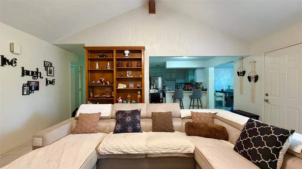 1824 Briar Run Benbrook, TX 76126