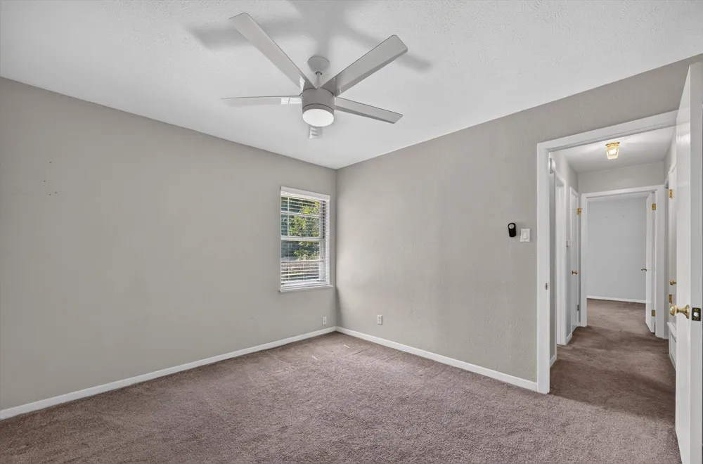 108 S Lakeview Drive Lake Dallas, TX 75065
