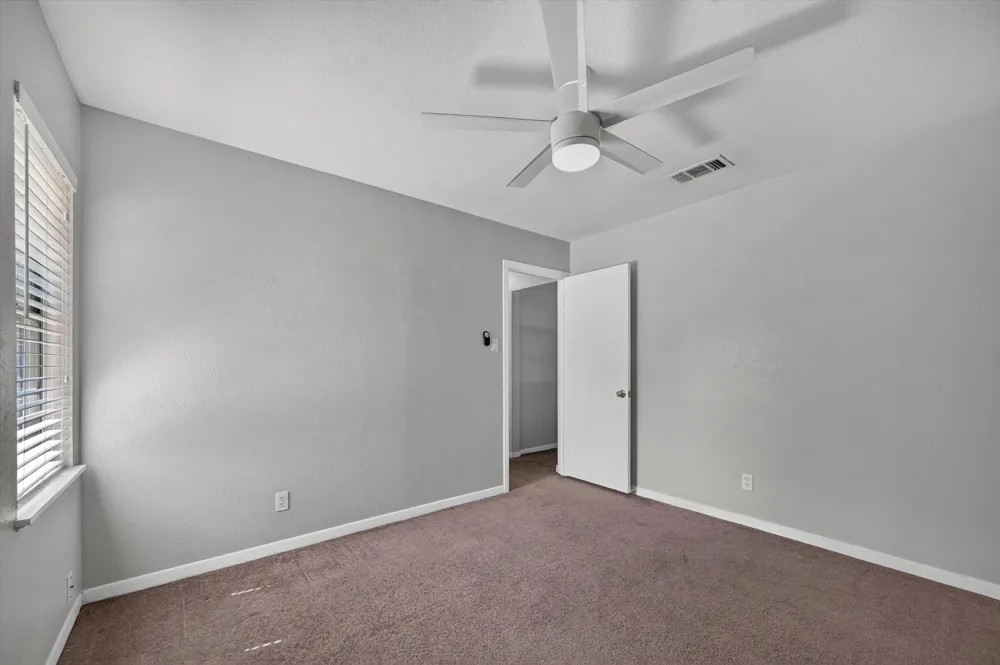 108 S Lakeview Drive Lake Dallas, TX 75065