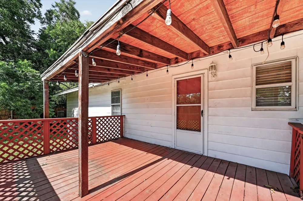 108 S Lakeview Drive Lake Dallas, TX 75065