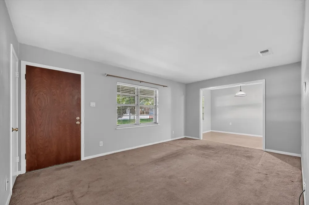 108 S Lakeview Drive Lake Dallas, TX 75065