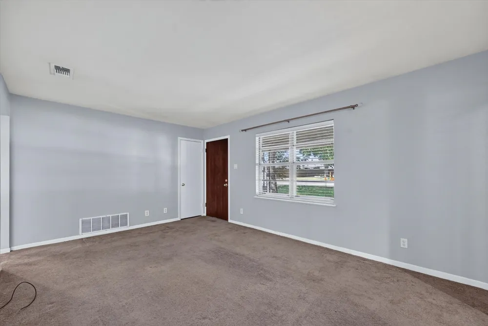 108 S Lakeview Drive Lake Dallas, TX 75065
