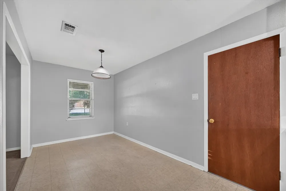 108 S Lakeview Drive Lake Dallas, TX 75065