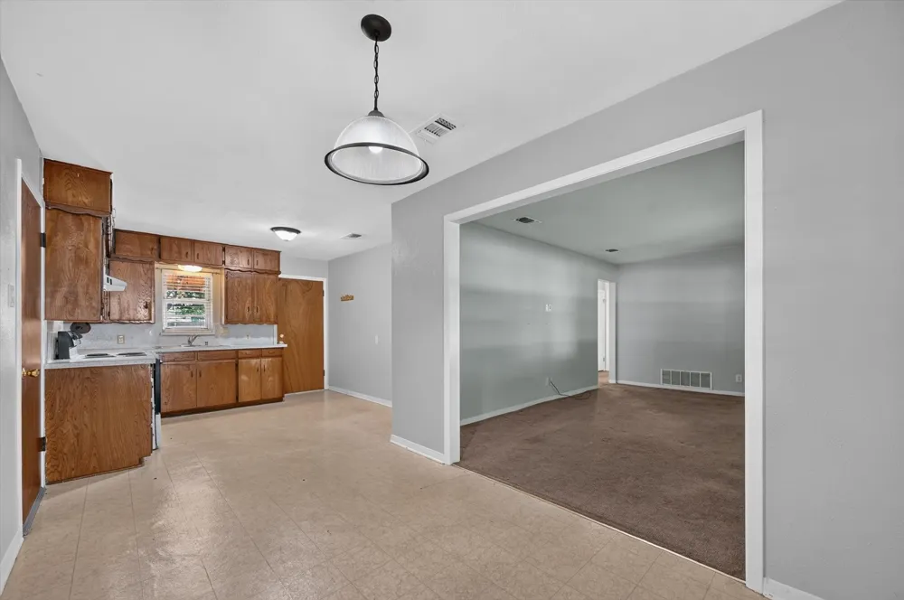 108 S Lakeview Drive Lake Dallas, TX 75065
