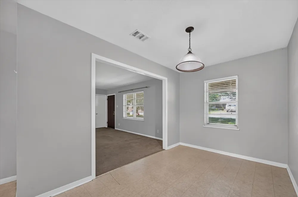 108 S Lakeview Drive Lake Dallas, TX 75065