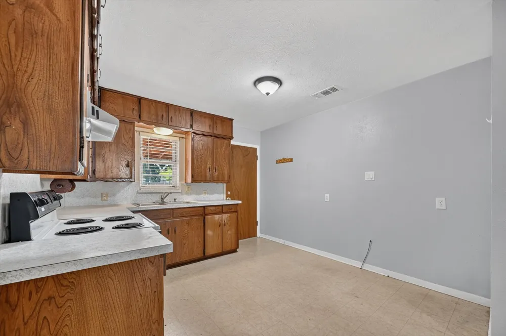 108 S Lakeview Drive Lake Dallas, TX 75065