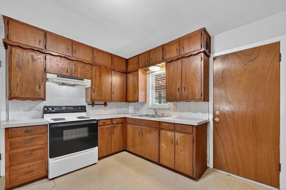 108 S Lakeview Drive Lake Dallas, TX 75065