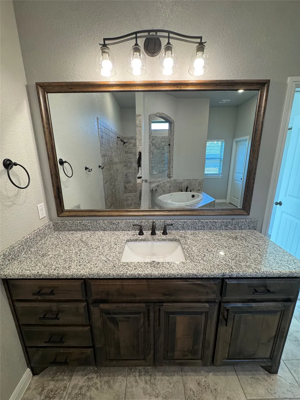 499 Christian Way Azle, TX 76020