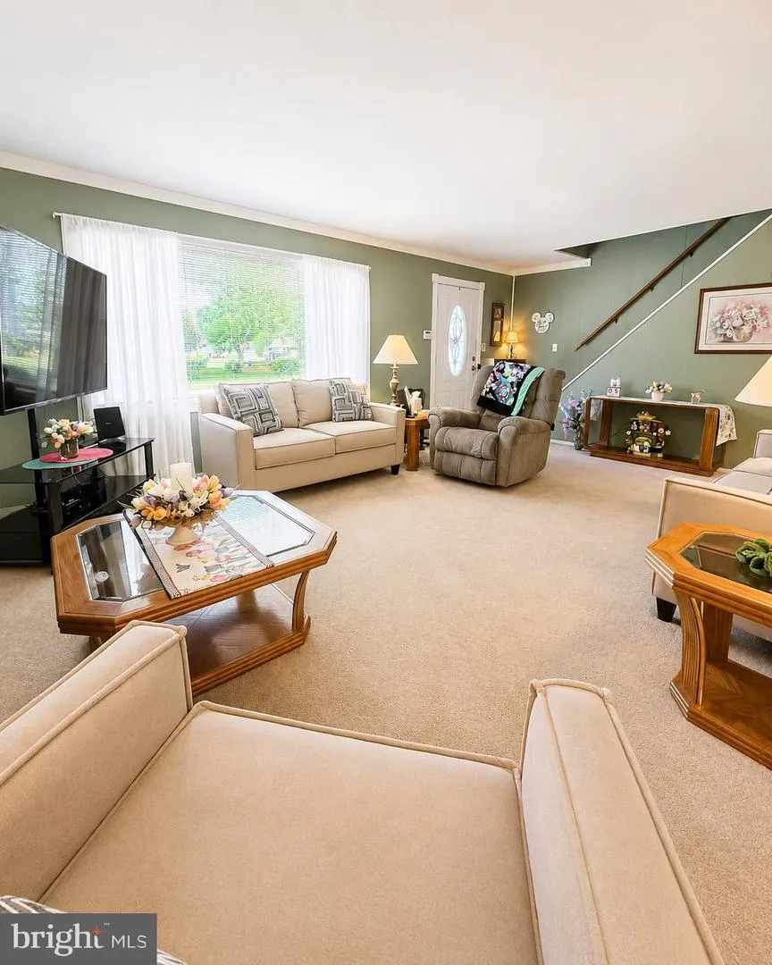 2605 KENHILL DRIVE Bowie, MD 20715