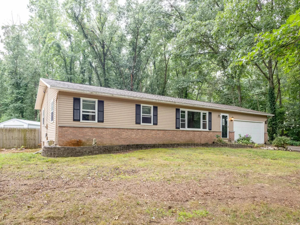 24115 44th Avenue Mattawan, MI 49071