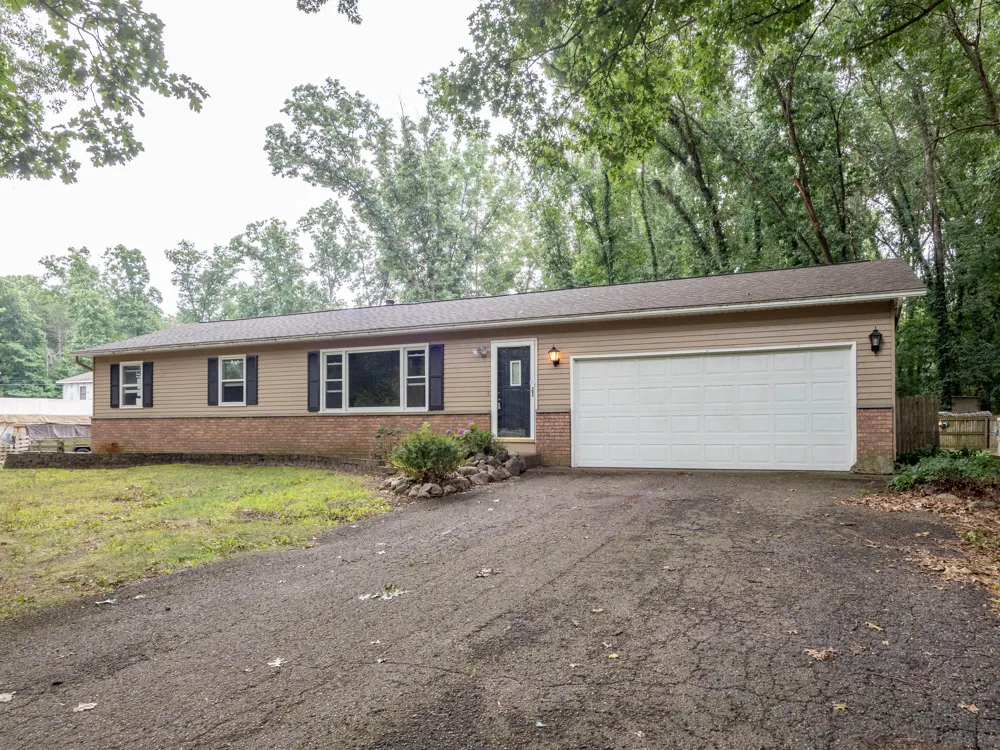 24115 44th Avenue Mattawan, MI 49071