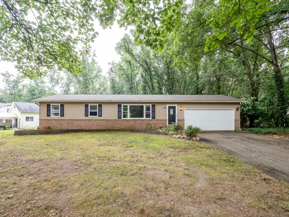 24115 44th Avenue Mattawan, MI 49071