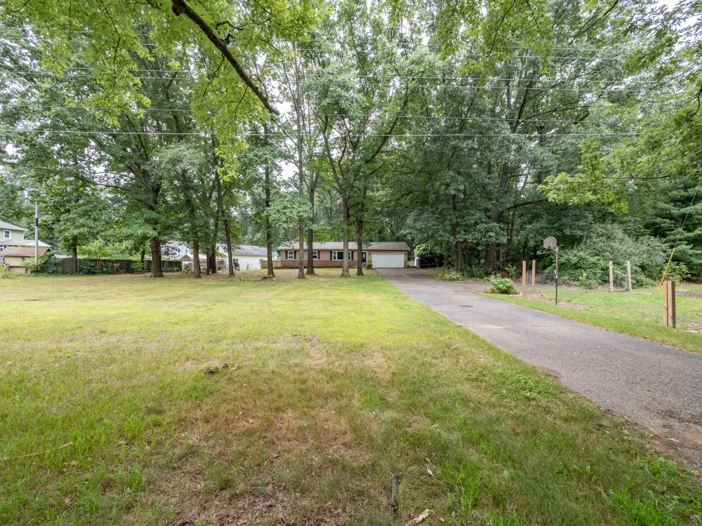 24115 44th Avenue Mattawan, MI 49071