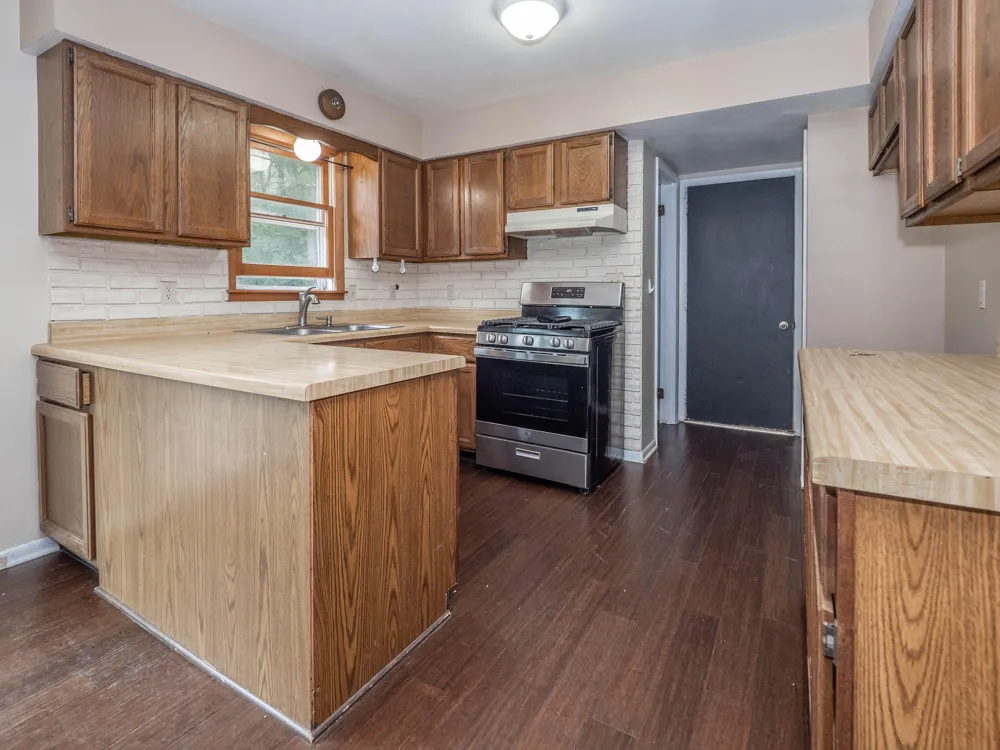 24115 44th Avenue Mattawan, MI 49071