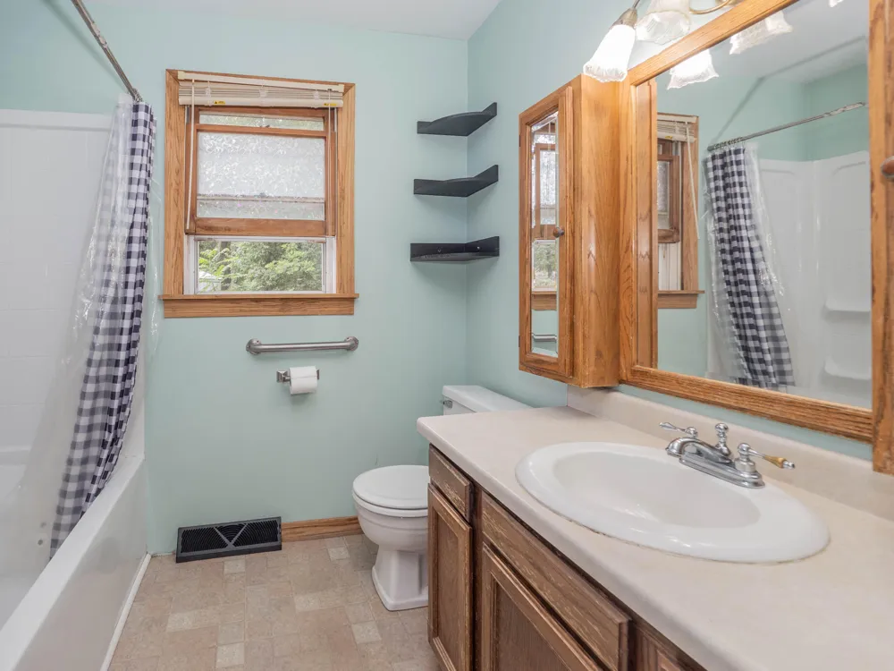 24115 44th Avenue Mattawan, MI 49071