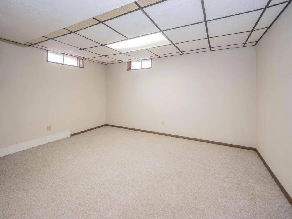 24115 44th Avenue Mattawan, MI 49071