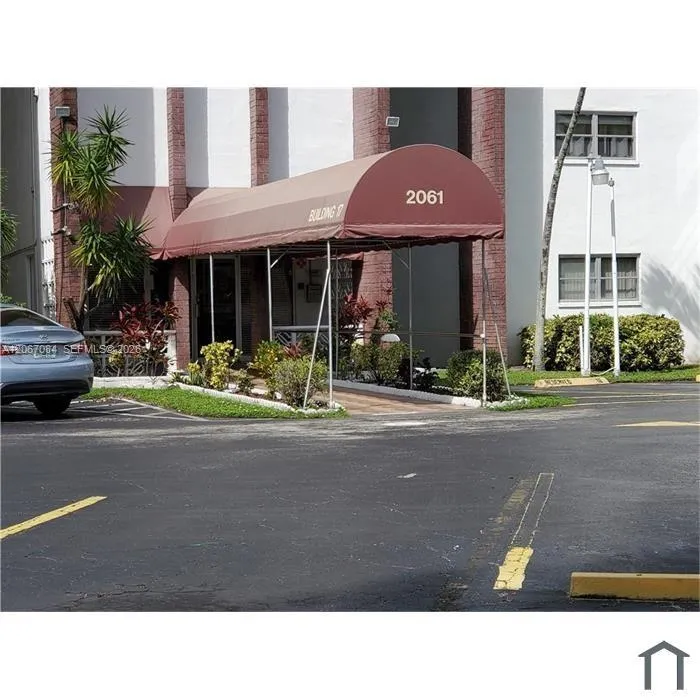 2061 NW 47th Ter #209 Lauderhill, FL 33313
