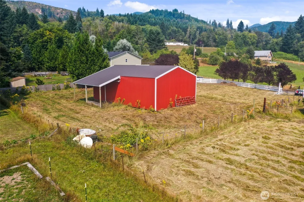 4104 State Route 508 Cinebar, WA 98533