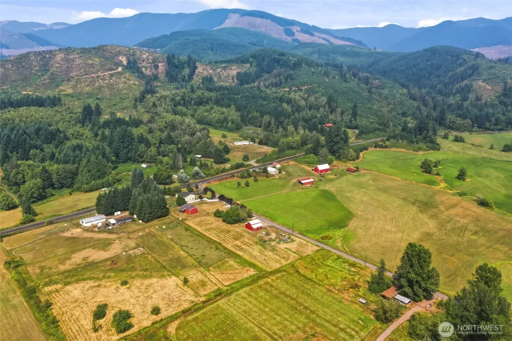 4104 State Route 508 Cinebar, WA 98533
