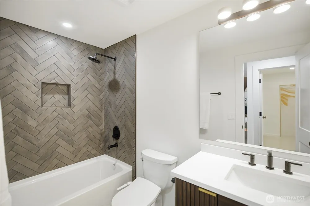 13750 SE 23rd Lane Bellevue, WA 98005