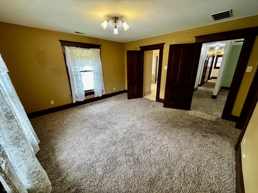 615 W Pike Crawfordsville, IN 47933