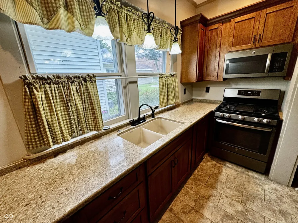 615 W Pike Crawfordsville, IN 47933