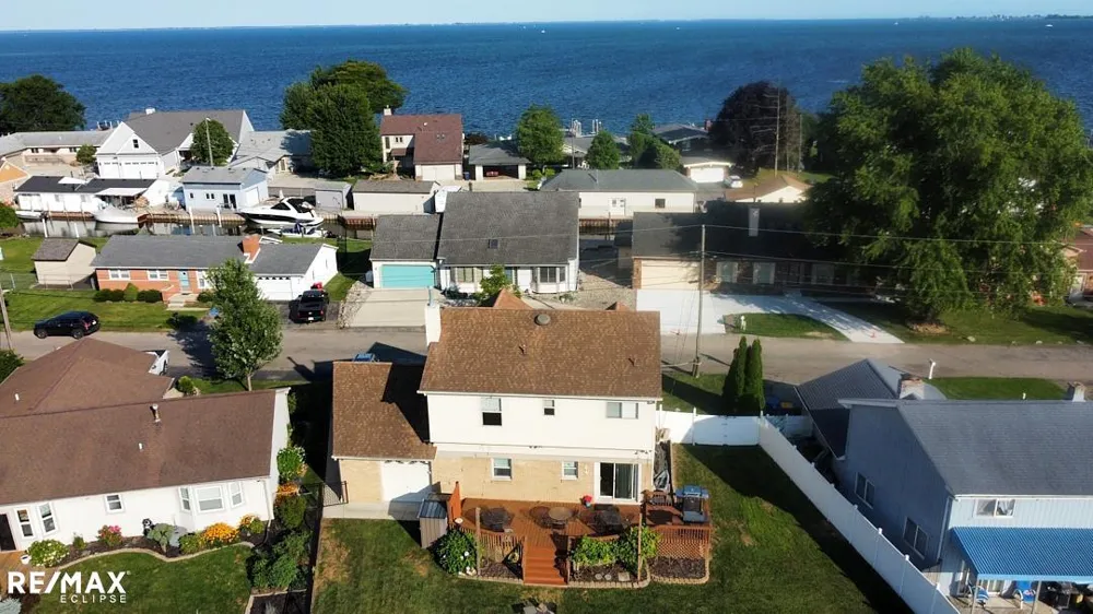 46855 Roselane Dr Chesterfield Township, MI 48047
